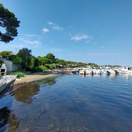 Appartement Maison de pecheur pieds dans l'eau- Lesclesdenicole *